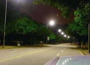 Green Light`s high frequency electronic discharge lamps installed on the Shenzhen Longwei Road.