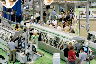 IWF 2007 attracted numerous visitors.