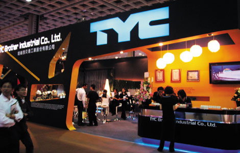 TYC Brother Industrial offers buyers relaxed mood in its cafe-like booth.