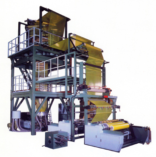 The LDPE co-extrusion blown film machine with oscillating take-off unit developed by Southeast Machinery. The LDPE co-extrusion blown film machine with oscillating take-off unit developed by Southeast Machinery.