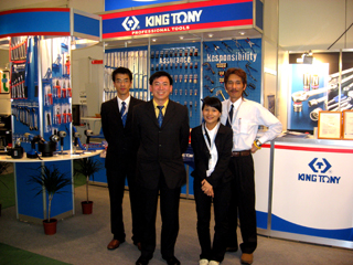 Vincent Lai (second from left), vice general manager of King Tony`s marketing division, says that King Tony is the oldest brand in Taiwan`s hand tool industry.