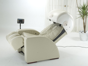 The “sleep capsule mind massage chair,” newly developed by Tai Sheng, integrates all the functions of a high-end massage chair with a sleep capsule.