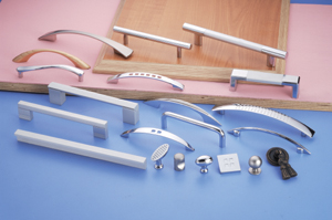 Chiao Feng’s furniture handles come in many sizes. Chiao Feng’s furniture handles come in many sizes.