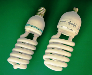 The 4U energy-saving bulb made by Suzhou Phosphor Technology Co., Ltd. comes with electronic ballast.