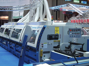 Leadermac`s LMC 1023T four-side molder. Leadermac`s LMC 1023T four-side molder.