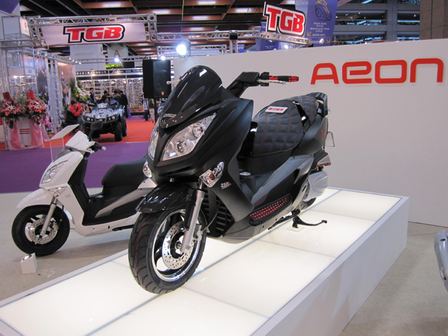 Maxi-scooter models from Aeon.
