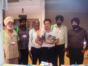 CENS representative (center) with Indian buyers at Fastener Expo Shanghai.