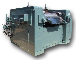 Three-roller machine designed for printing ink, paint, pasty pigments, and cosmetics.