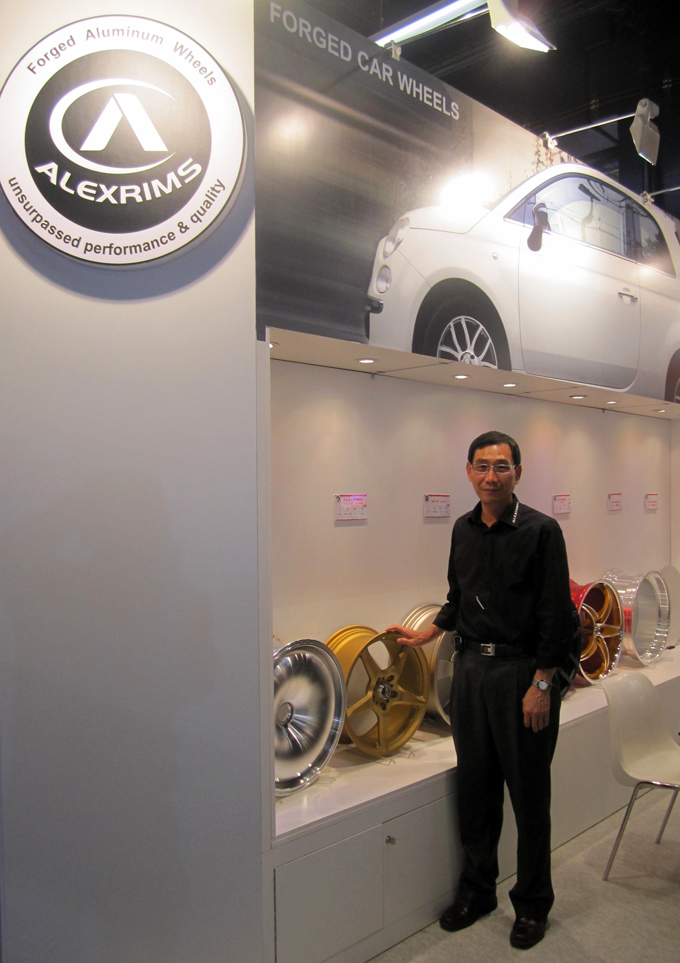 Alex Chen, president of AGAT, and the company`s top-end forged wheels for trucks, buses, and passenger cars.