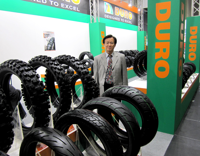 Jerry Lee, Hwa Fong export manger, and many new Duro products.
