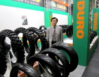 Jerry Lee, Hwa Fong export manger, and many new Duro products.