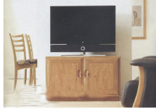 Keep everything behind closed doors with Ercol’s TV media unit
www.ercol.com
