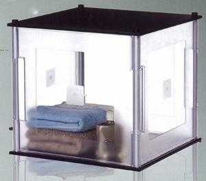 The stylish, compact display cabinets from Zona are available in different sizes.
