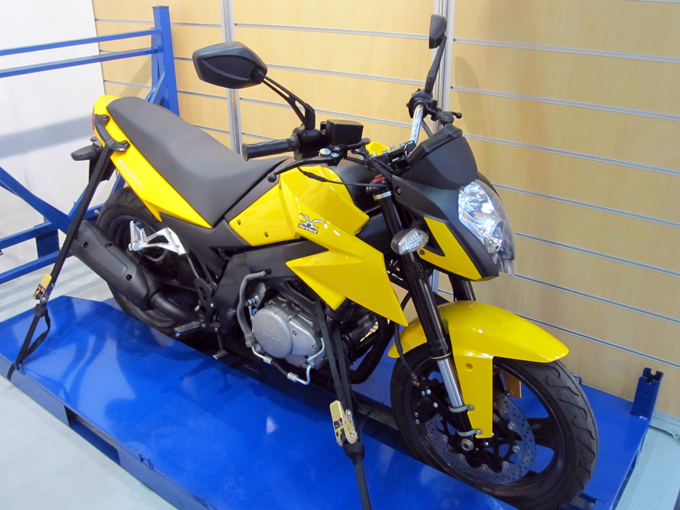 Hartford`s 400cc street bike