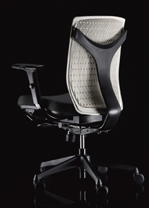 WROUGHT`s WR-LUXE office chair has a movable mesh seatback supported by a Y-shaped plastic frame at the back to enhance the seatback`s resilience and supporting strength.