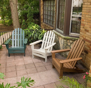 Simply-styled wooden furniture is popular for outdoor settings.