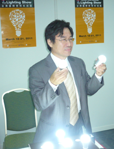 Diamontex uses its unique technology to enable LED light bulbs to double as emergency lights.