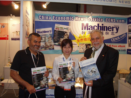 CENS representative (center) with foreign buyers at Chinaplas International.