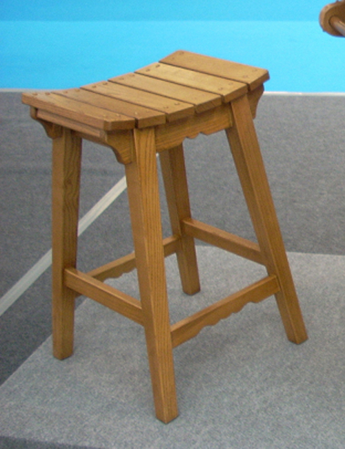 The High Stool, developed by Seasonal Furniture Store, won a Taiwan Craftsmanship Award from NTCRDI. 