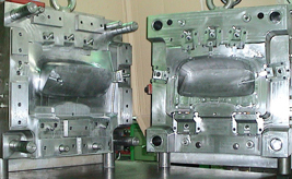 Plastic injection molds from Wangbai stress water-cooling and gas-outlet efficiencies. 