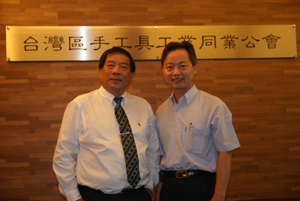 Jack Lin (left) and CENS’s sales manager Ralph Yang (right)