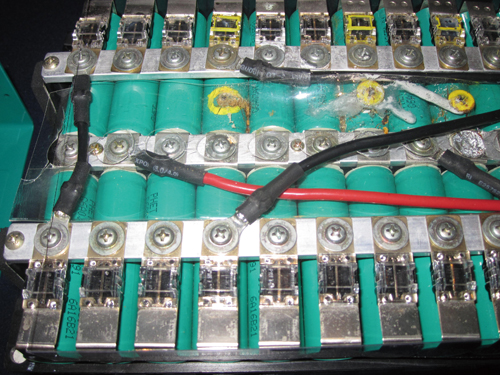 A LiFePO4 battery pack (with 18,650 cells) protected by DOSBAS.