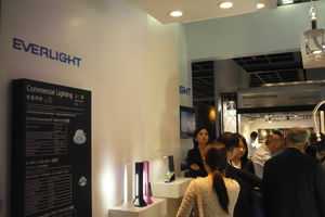 Everlight`s LED desk lamps and streetlights