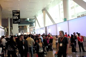 Buyers swarm into the HK International Lighting Fair (Spring Edition) 2012.