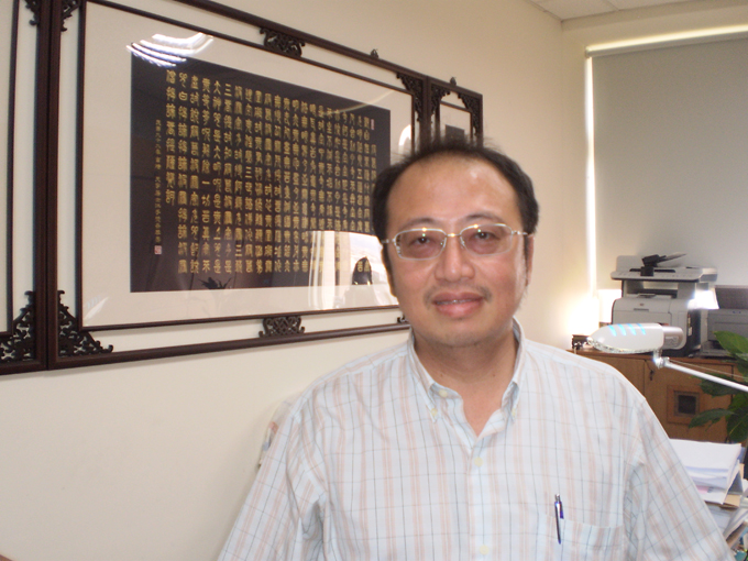 Lee Tzong-ru, a professor of National Chung Hsing University`s Electronic Commerce Department, during an interview with CENS