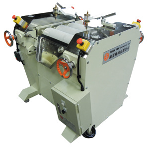 Three roller mill machine.