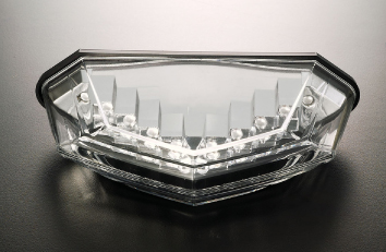 Aerox hones its competitive edge by using locally-made standardized components (in the picture: auto lamp XF-10 series) Aerox hones its competitive edge by using locally-made standardized components (in the picture: auto lamp XF-10 series)