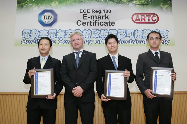  Blandow (second left) with ARTC engineers boasting 