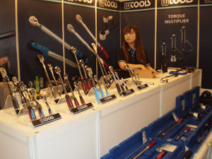 William Tools demonstrated its newer torque wrenches at THS 2012.