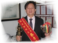 Chai Yen-hsin, professor at National Taipei University of Technology, cooperates with several lighting companies to design lighting products based on required specifications. 