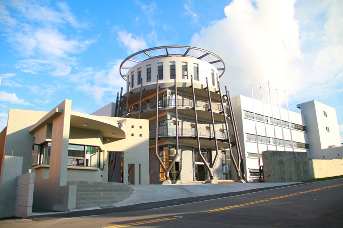 Eason’s brand new headquarters in Nantou Couty, central Taiwan, has automatic warehousing systems and advanced manufacturing facilities. Eason’s brand new headquarters in Nantou Couty, central Taiwan, has automatic warehousing systems and advanced manufacturing facilities.