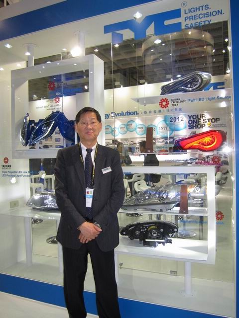Carlos Ting, vice president of TYC, showing his high-end products supplied to international vehicle makers on OE basis.