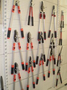 Wise Center supplies a wide variety of garden tools on an OEM and ODM basis, and, increasingly, under its own brand name.