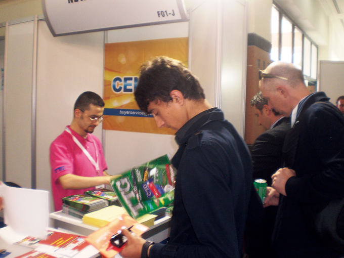 CENS booth attracts ample local and foreign buyers sourcing Taiwan-made products.