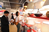 The 15th HKTDC Hong Kong International Lighting Fair (Autumn Edition) drew a record 2,360 exhibitors. 