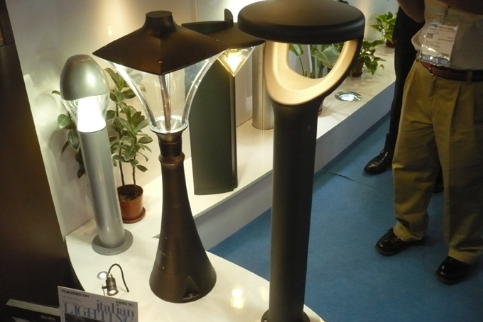 Landa Illuminotenica promoted a series of indoor and outdoor lighting. 