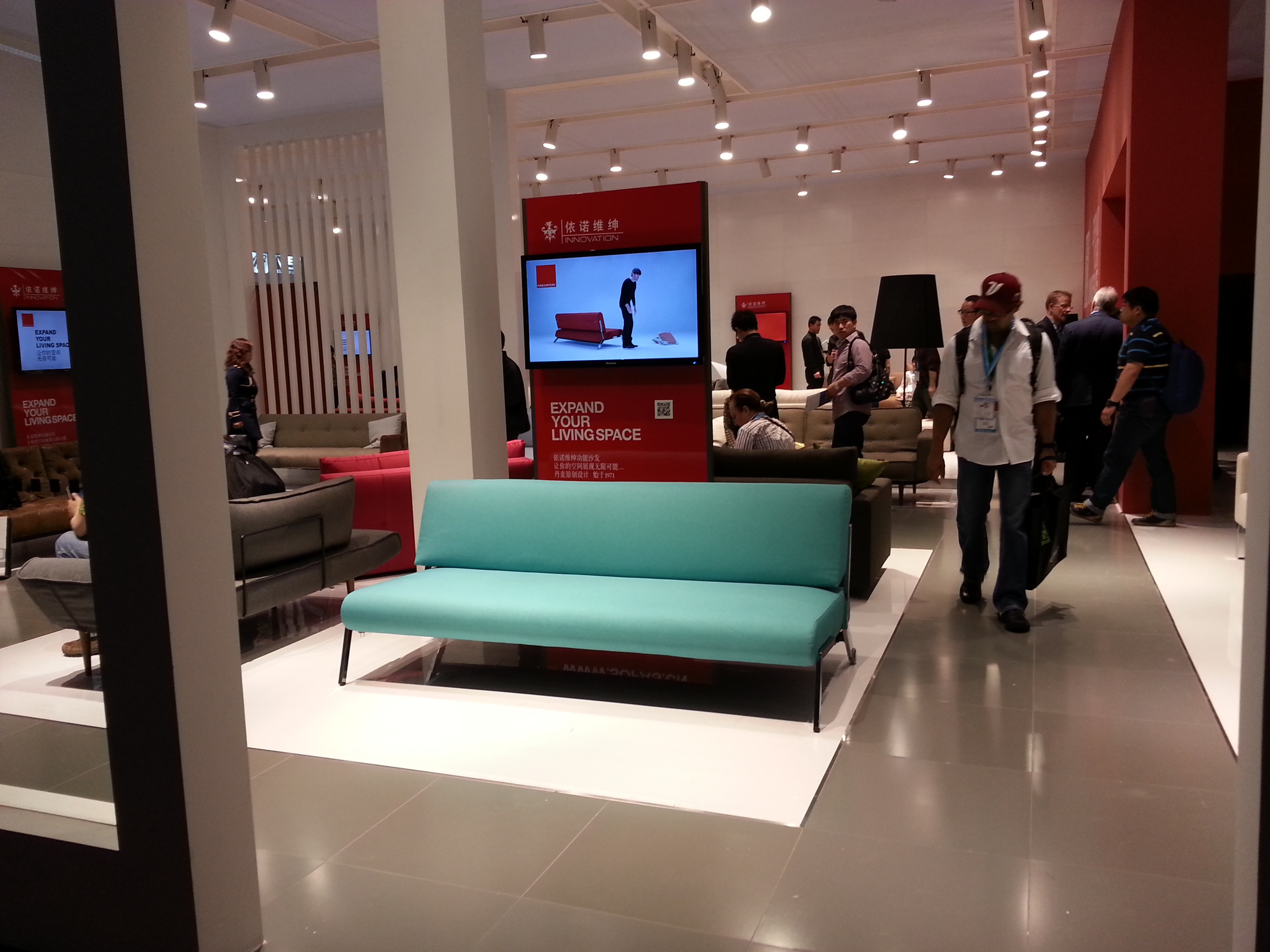The 2013 China International Furniture Fair (Guangzhou) displayed a variety of sofas and armchairs for living rooms.  