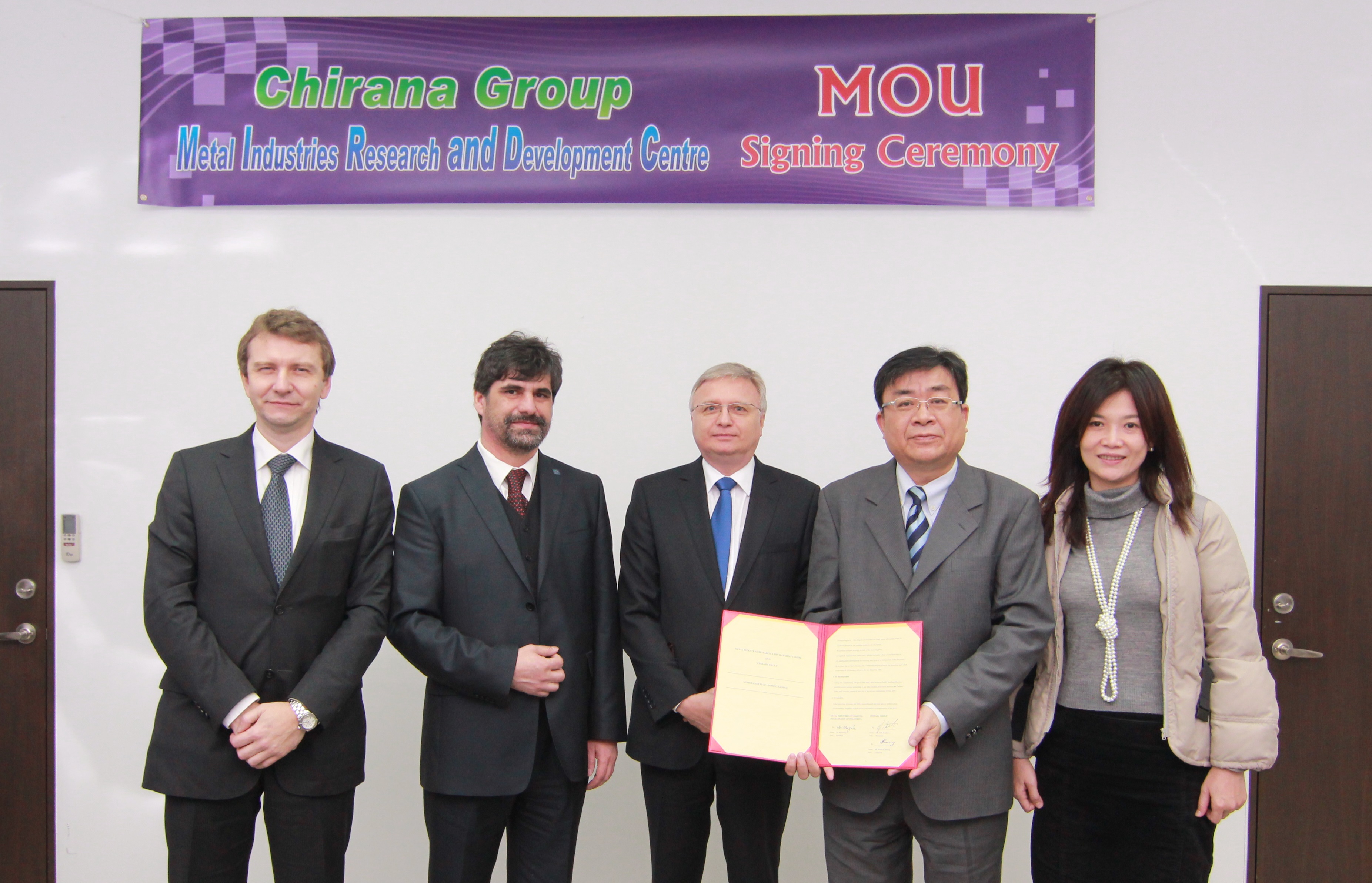 (from left) Chirana’s CEO, Henrich Hercegu, and chairman, Jiri Kpecek, the Slovakian Embassy, Michal Kovac, and MIRDC’s CEO, C.H. Fu, at the MOU signing ceremony in late January 2014