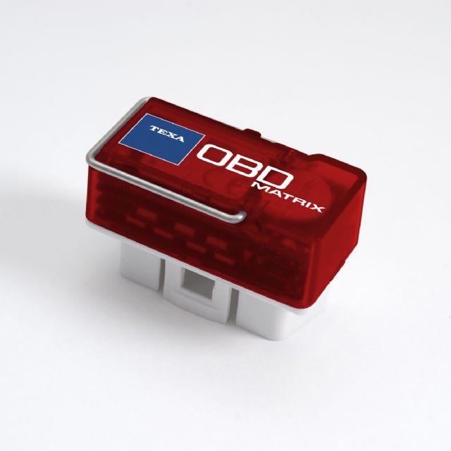 An OBD plug with data-transmitting function helps diagnose vehicle status.