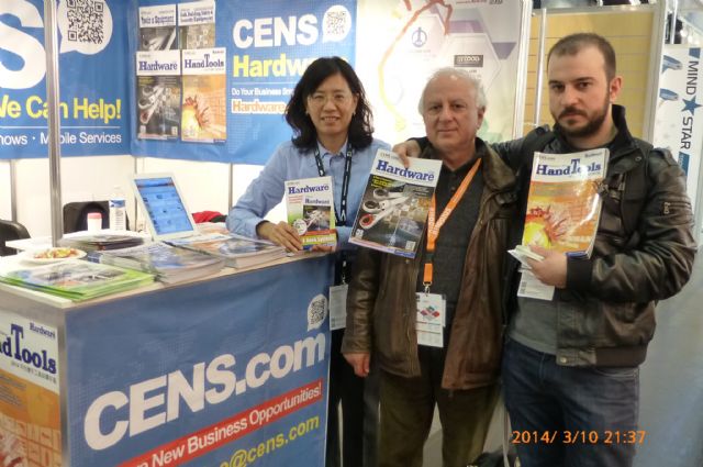 CENS representative (left) with buyers at International Hardware Fair Cologne.