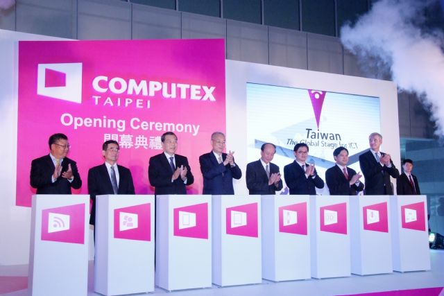 Computex Taipei 2014 was opened by celebrities including Taiwan's Vice President Wu Den-yih (fourth from left).