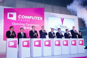 Computex Taipei 2014 was opened by celebrities including Taiwan's Vice President Wu Den-yih (fourth from left).
