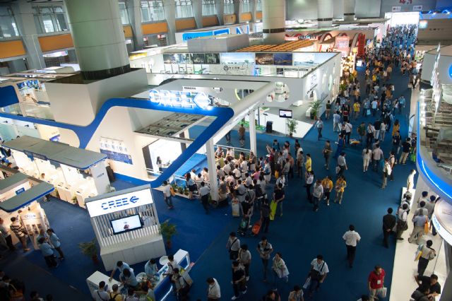 Guangzhou International Lighting Exhibition 2014 drew 2,621 exhibitors.