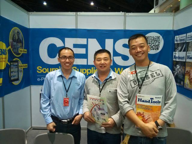 Buyers visit CENS booth at Architect.