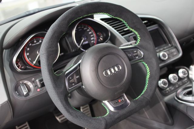 Top-end steering wheels showcased by TISSO at 2014 Taipei AMPA.