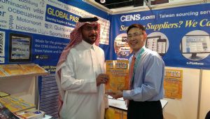 CENS representative (right) with a local buyer at Automechanika Middle East.